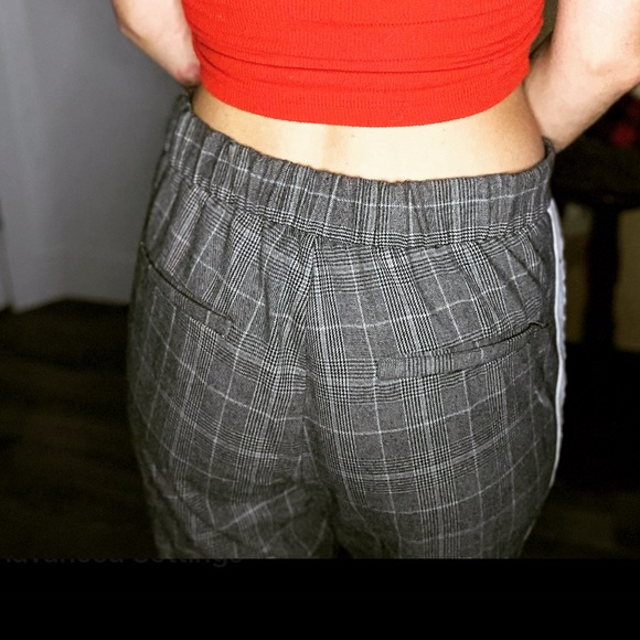 HIGH RISE PLAID PANTS🪡 ELASTIC WAISTBAND. SIDE POCKETS. - Picture 2 of 2